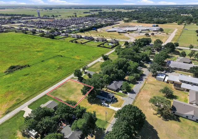 Photo 3 of Land for sale at 1018 Yarbrough St, Pilot Point, TX 76258 | MLS# 21342837 | Listing updated on 2026-07-30