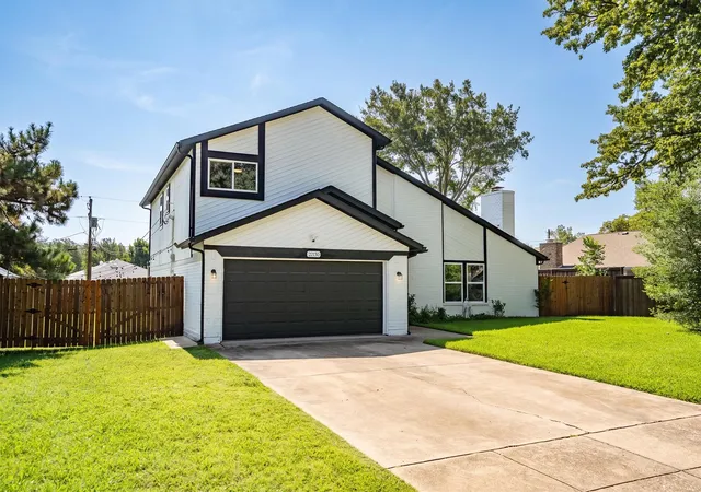 Single family home for sale at 2316 Hummingbird Trl, Grapevine, TX 76051 | MLS# 21337692 | Listing updated on 2026-10-06