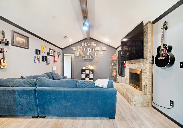 Photo 3 of Sale Pending at 6540 Inwood Dr, Reno, TX 75462 | MLS# 21344423 | Listing updated on 2026-09-28