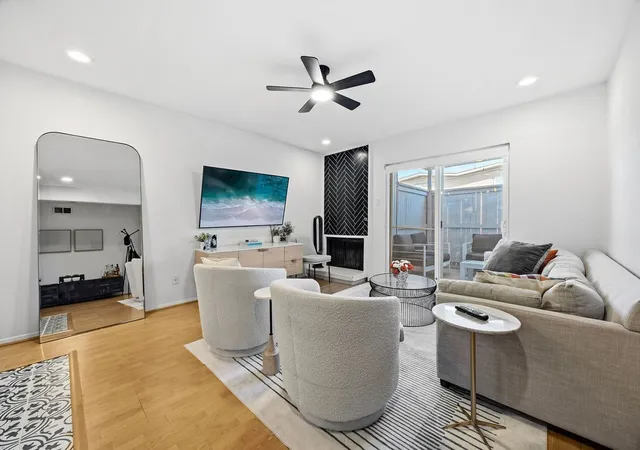 Photo 2 of Condo for sale at 4323 Brown St #237, Dallas, TX 75219 | MLS# 21336333 | Listing updated on 2026-09-05