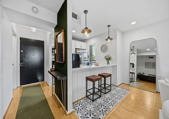 Photo 4 of Condo for sale at 4323 Brown St #237, Dallas, TX 75219 | MLS# 21336333 | Listing updated on 2026-09-05