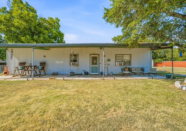 Photo 1 of Single family home for sale at 609 E Labadie Ave, De Leon, TX 76444 | MLS# 21343908 | Listing updated on 2026-09-12