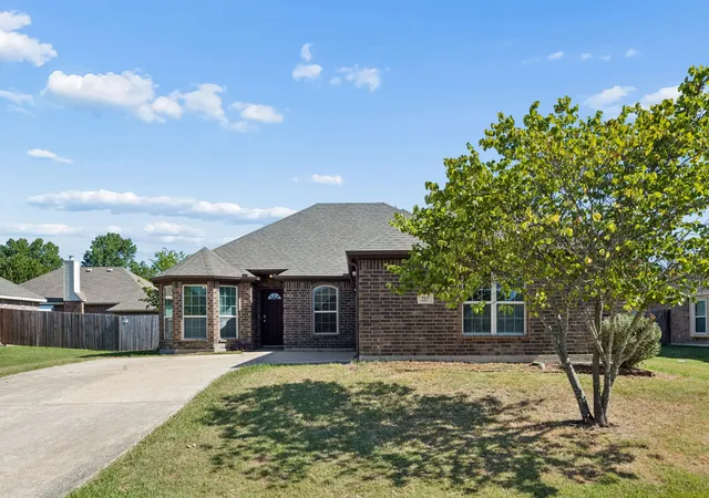 Photo 1 of Single family home for sale at 217 Troy Ln, Red Oak, TX 75154 | MLS# 21344686 | Listing updated on 2026-09-09