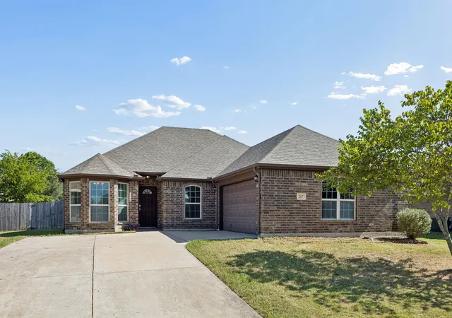 Photo 2 of Single family home for sale at 217 Troy Ln, Red Oak, TX 75154 | MLS# 21344686 | Listing updated on 2026-09-09