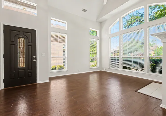 Photo 4 of Single family home for sale at 11427 Still Hollow Dr, Frisco, TX 75035 | MLS# 21344601 | Listing updated on 2026-10-01