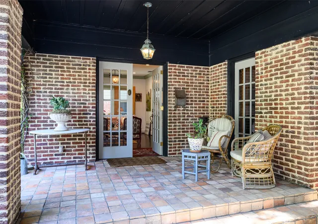 Photo 3 of Single family home for sale at 1144 N Windomere Ave, Dallas, TX 75208 | MLS# 21336028 | Listing updated on 2026-09-14