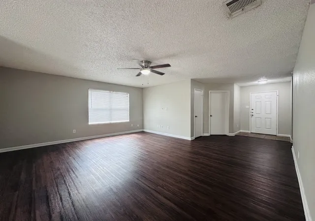 Photo 3 of Single family home for sale at 8600 Hawkview Dr, Fort Worth, TX 76179 | MLS# 21344563 | Listing updated on 2026-09-10