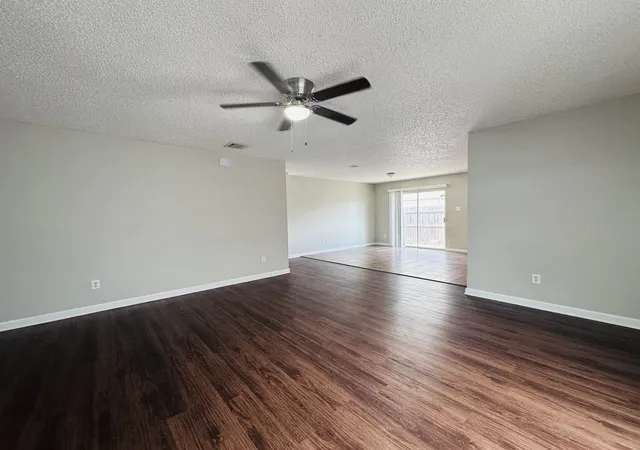 Photo 4 of Single family home for sale at 8600 Hawkview Dr, Fort Worth, TX 76179 | MLS# 21344563 | Listing updated on 2026-09-10