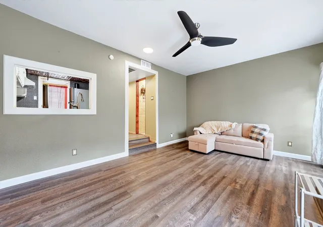 Listing Photo 4 - Condo for sale in building located at 7145 Fair Oaks Ave, Dallas, TX 75231 - Unit #37