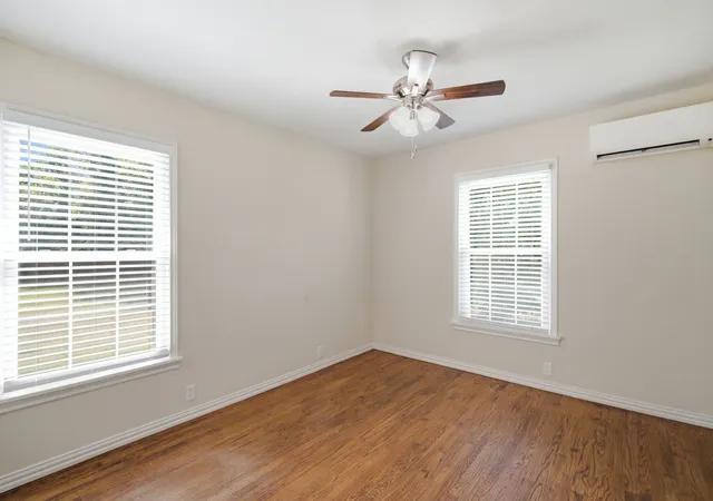 Photo 3 of Sale Pending at 1310 Oliver St, Weatherford, TX 76086 | MLS# 21344199 | Listing updated on 2026-09-10