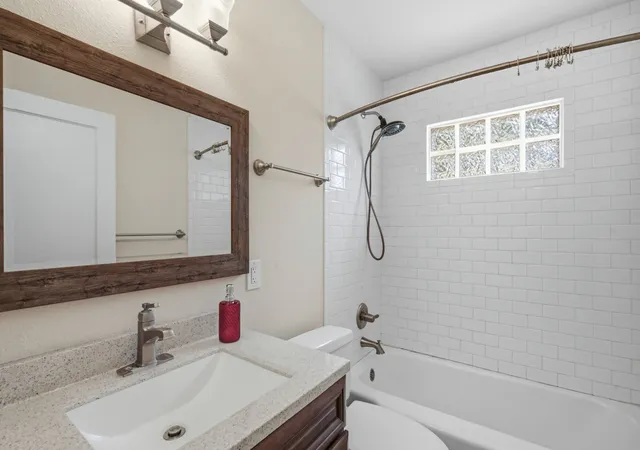 Photo 4 of Sale Pending at 1310 Oliver St, Weatherford, TX 76086 | MLS# 21344199 | Listing updated on 2026-09-10