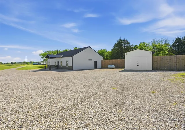 Photo 3 of Single family home for sale at 210 County Road 2184, Gainesville, TX 76240 | MLS# 21342308 | Listing updated on 2026-09-17