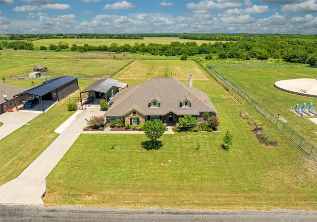 Photo 3 of Single family home for sale at 21867 County Road 820, Farmersville, TX 75442 | MLS# 21343388 | Listing updated on 2026-09-10
