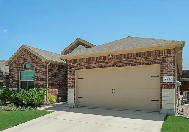 Photo 3 of Single family home for sale at 9637 Cherryville Rd, Fort Worth, TX 76108 | MLS# 21344930 | Listing updated on 2026-07-30
