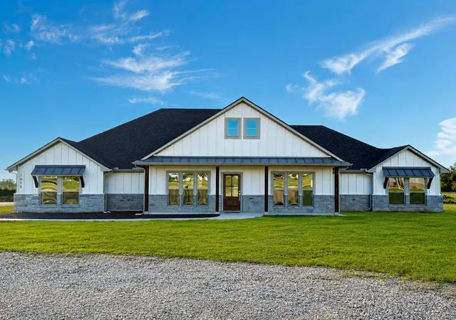 Photo 2 of Single family home for sale at 1013 Abbie Ruth Ct, Springtown, TX 76082 | MLS# 21344321 | Listing updated on 2026-09-12