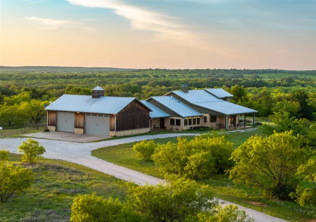 Photo 2 of Sale Pending at 470 Cr 164, Eastland, TX 76448 | MLS# 21344989 | Listing updated on 2026-10-02