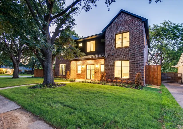 Photo 2 of Single family home for sale at 3507 Warick Dr, Dallas, TX 75229 | MLS# 21295342 | Listing updated on 2026-09-13