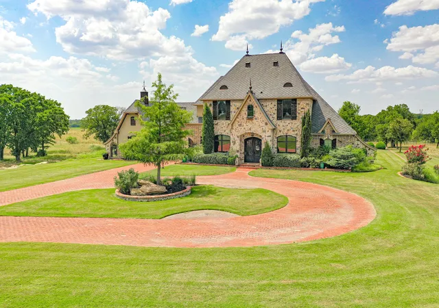 Single family home for sale at 354 Ballpark Wy, Jacksboro, TX 76458 | MLS# 21343689