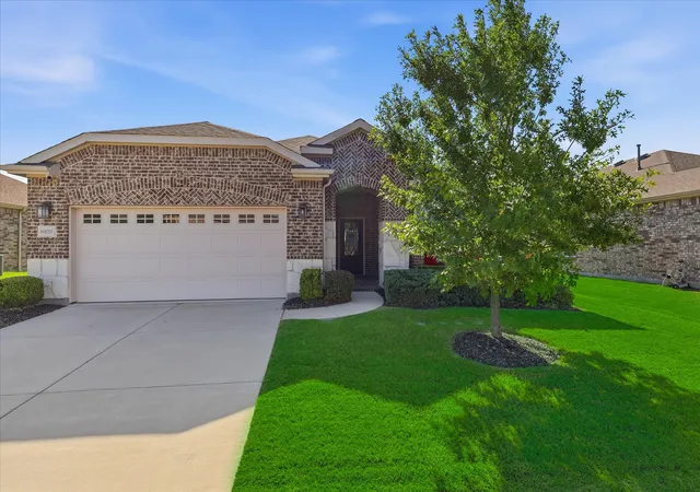 Photo 2 of Single family home for sale at 8870 Silent River Rd, Frisco, TX 75036 | MLS# 21342926 | Listing updated on 2026-09-26