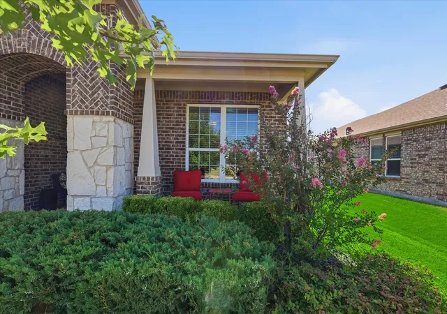 Photo 3 of Single family home for sale at 8870 Silent River Rd, Frisco, TX 75036 | MLS# 21342926 | Listing updated on 2026-09-26