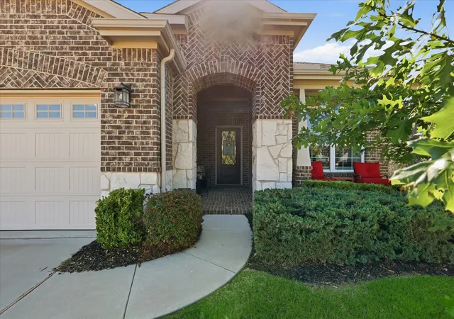 Photo 3 of Single family home for sale at 8870 Silent River Rd, Frisco, TX 75036 | MLS# 21342926 | Listing updated on 2026-09-26