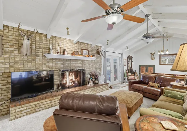 Photo 4 of Single family home for sale at 300 E Main St, Whitesboro, TX 76273 | MLS# 21345088 | Listing updated on 2026-07-30