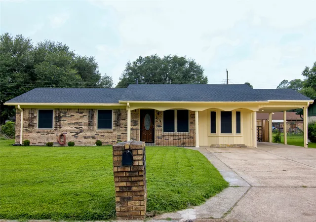 Photo 1 of Single family home for sale at 2114 Handley St, Texarkana, TX 75501 | MLS# 21336587 | Listing updated on 2026-09-15
