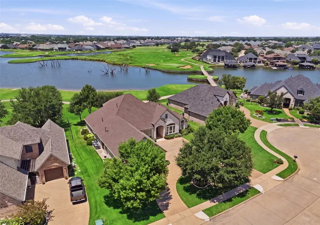 Photo 3 of Single family home for sale at 2703 Waters Edge Dr, Granbury, TX 76048 | MLS# 21345118 | Listing updated on 2026-10-04