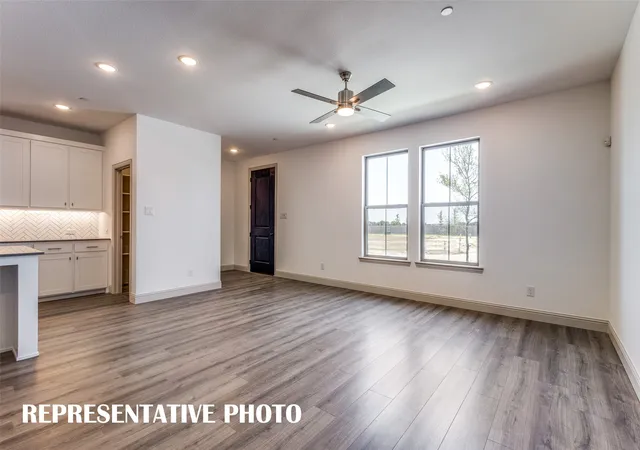 Photo 3 of Townhouse for sale at 4733 Skiles St, Mc Kinney, TX 75071 | MLS# 21345108 | Listing updated on 2026-08-02