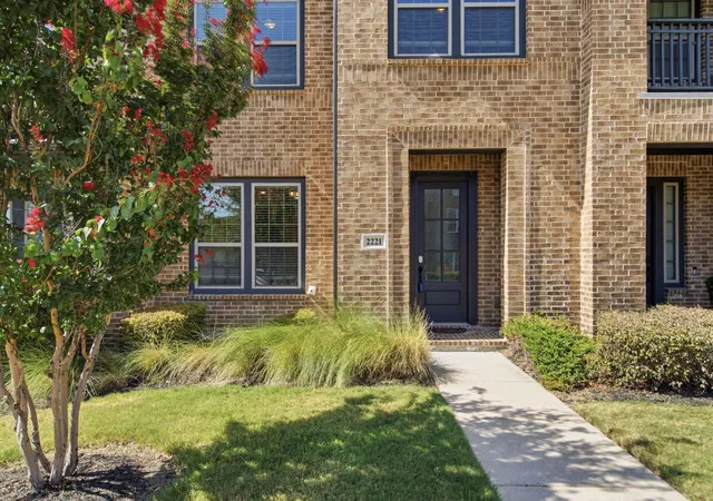 Photo 4 of Townhouse for sale at 2221 Lasso Ln, Carrollton, TX 75010 | MLS# 21344980 | Listing updated on 2026-09-13