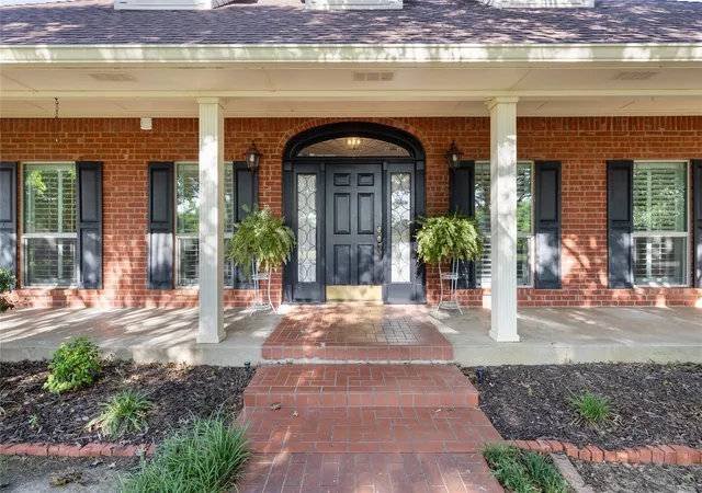 Photo 2 of Single family home for sale at 200 Cr 2130, Gainesville, TX 76240 | MLS# 21333097 | Listing updated on 2026-07-30