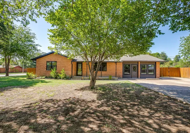 Photo 1 of Single family home for sale at 6301 Greenfield Rd, Fort Worth, TX 76135 | MLS# 21342424 | Listing updated on 2026-09-15