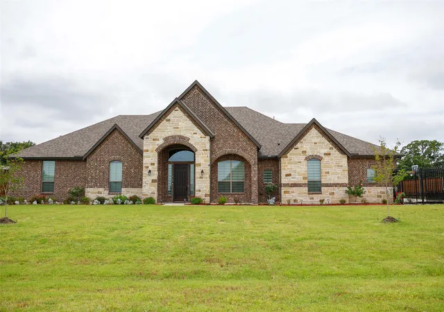 Photo 1 of Single family home for sale at 18144 Osage Ln, Terrell, TX 75160 | MLS# 21345220 | Listing updated on 2026-07-30