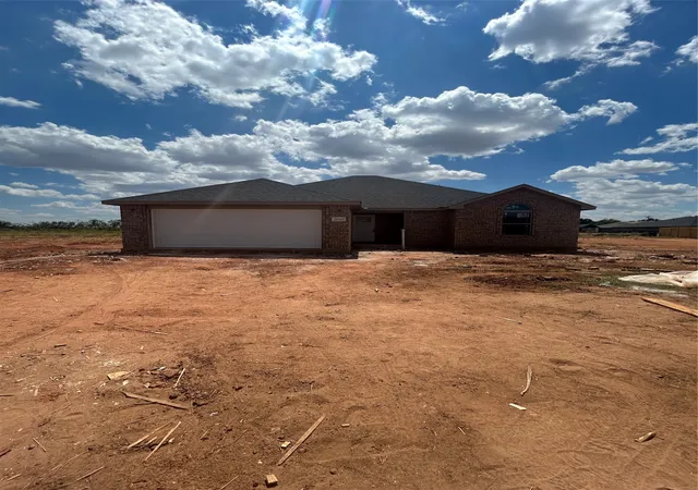 Photo 1 of Sale Pending at 5625 Butterfield Meadows Parkway, Abilene, TX 79606 | MLS# 21345247 | Listing updated on 2026-09-10