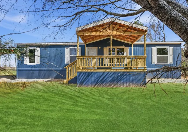 Photo 3 of Manufactured home for sale at 206 Rhett Ct, Aurora, TX 76078 | MLS# 21342830 | Listing updated on 2026-07-30