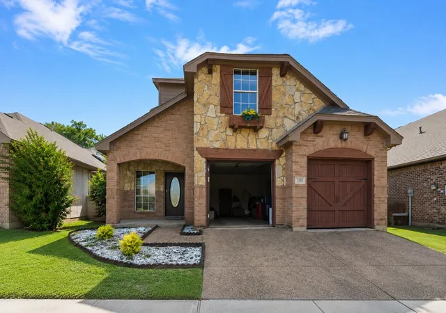 Photo 1 of Single family home for sale at 2118 Portwood Wy, Fort Worth, TX 76179 | MLS# 21345264 | Listing updated on 2026-09-12