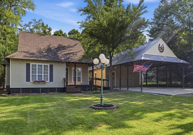 Photo 1 of Single family home for sale at 91 Private Rd 52602, Pittsburg, TX 75686 | MLS# 21342077 | Listing updated on 2026-07-30
