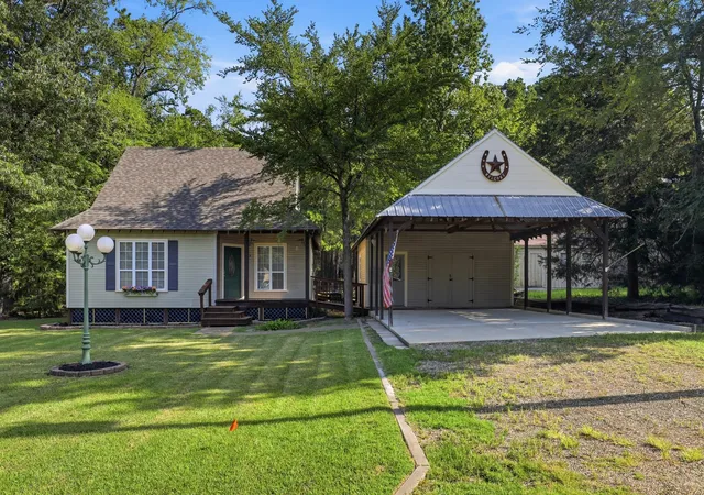 Photo 2 of Single family home for sale at 91 Private Rd 52602, Pittsburg, TX 75686 | MLS# 21342077 | Listing updated on 2026-07-30