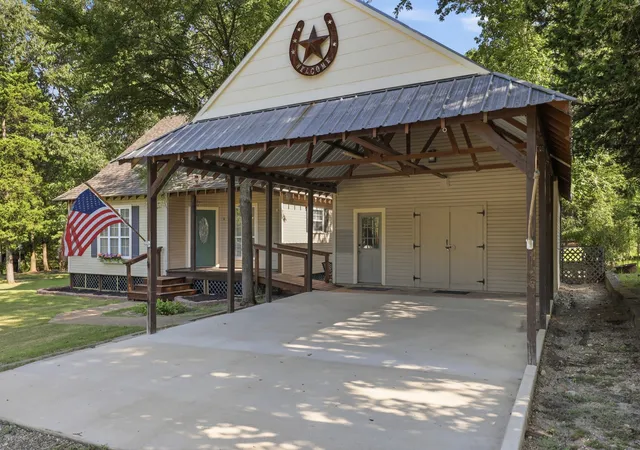 Photo 3 of Single family home for sale at 91 Private Rd 52602, Pittsburg, TX 75686 | MLS# 21342077 | Listing updated on 2026-07-30