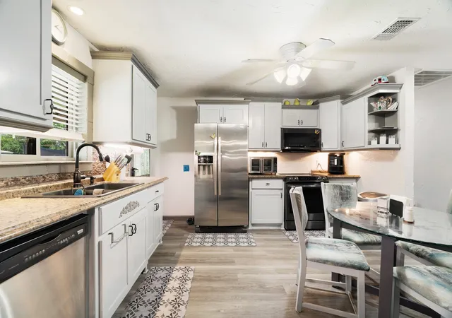 Photo 3 of Single family home for sale at 1723 Farm Road 2121, Paris, TX 75462 | MLS# 21345283 | Listing updated on 2026-08-31