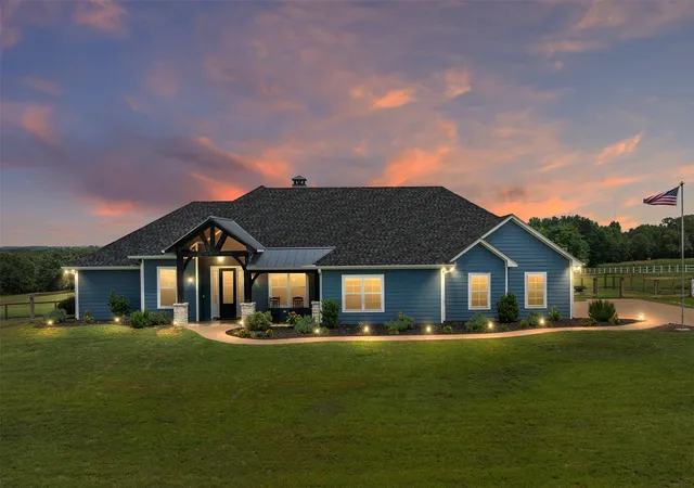 Photo 2 of Single family home for sale at 6870 Shore Crest Way, Athens, TX 75752 | MLS# 21345231 | Listing updated on 2026-07-30