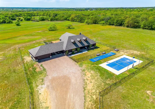 Photo 3 of Sale Pending at 1460 Ross Ln, Springtown, TX 76082 | MLS# 21345289 | Listing updated on 2026-07-30