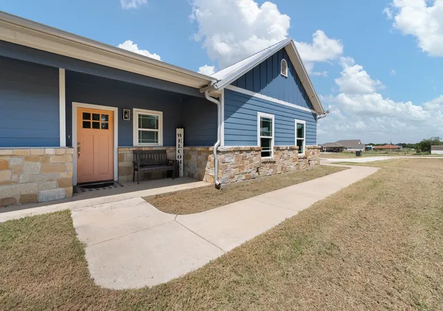 Photo 3 of Single family home for sale at 8868 County Road 1205, Grandview, TX 76050 | MLS# 21345346 | Listing updated on 2026-07-31