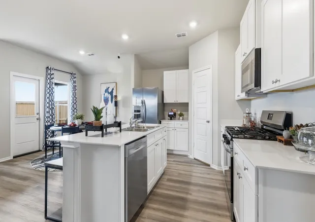 Photo 4 of Single family home for sale at 10225 Cherrytree Ln, Fort Worth, TX 76140 | MLS# 21344918 | Listing updated on 2026-07-30
