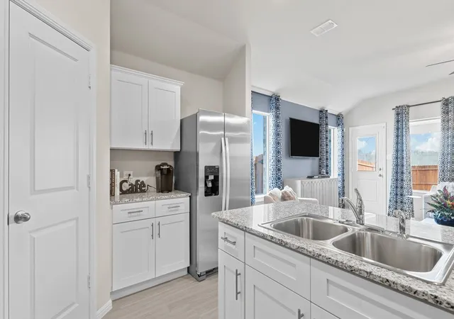 Photo 3 of Single family home for sale at 1520 Lemon Tree Ln, Fort Worth, TX 76140 | MLS# 21344974 | Listing updated on 2026-07-30