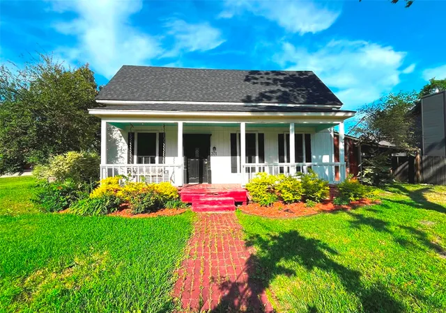 Photo 2 of Single family home for sale at 301 S Main St, Crandall, TX 75114 | MLS# 21345411 | Listing updated on 2026-10-02