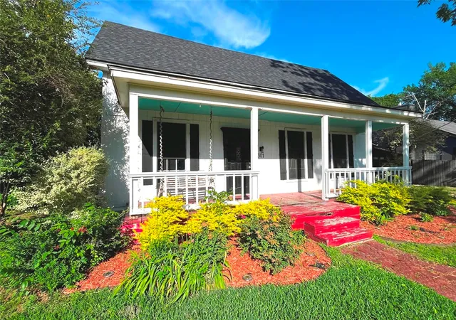 Photo 3 of Single family home for sale at 301 S Main St, Crandall, TX 75114 | MLS# 21345411 | Listing updated on 2026-10-02