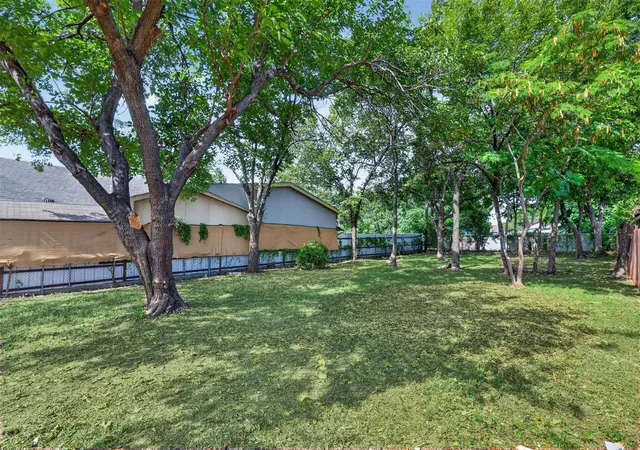 Photo 3 of Land for sale at 6 N Ravinia Dr, Dallas, TX 75211 | MLS# 21345421 | Listing updated on 2026-07-31