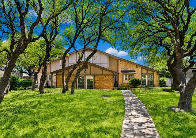 Photo 1 of Single family home for sale at 7504 Canyon Crest Ct, Fort Worth, TX 76179 | MLS# 21339966 | Listing updated on 2026-09-09