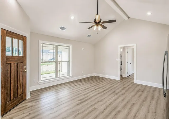 Photo 2 of Single family home for sale at 425 S Bonner St, Jacksonville, TX 75766 | MLS# 21340874 | Listing updated on 2026-07-31